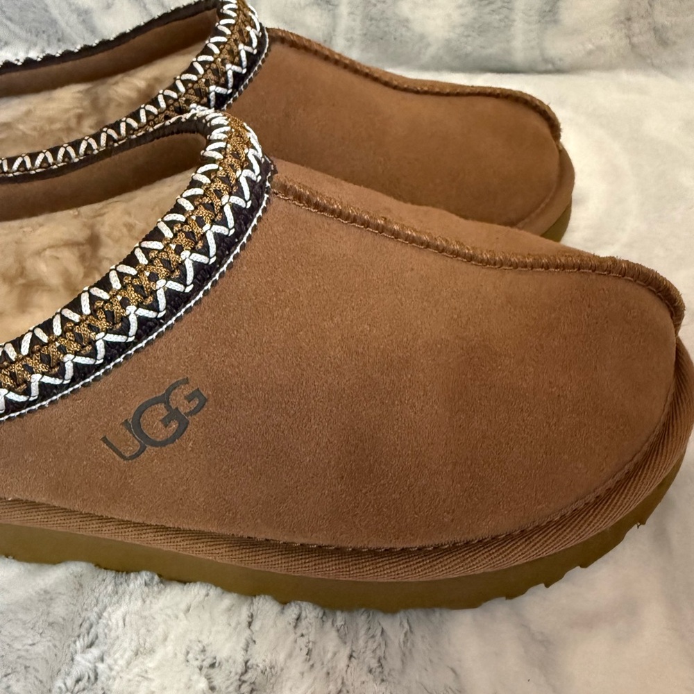 UGGs - image 5